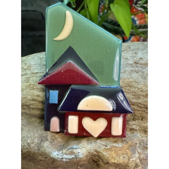 Lucinda House Pin Moon & Heart Design - Picture 1 of 2